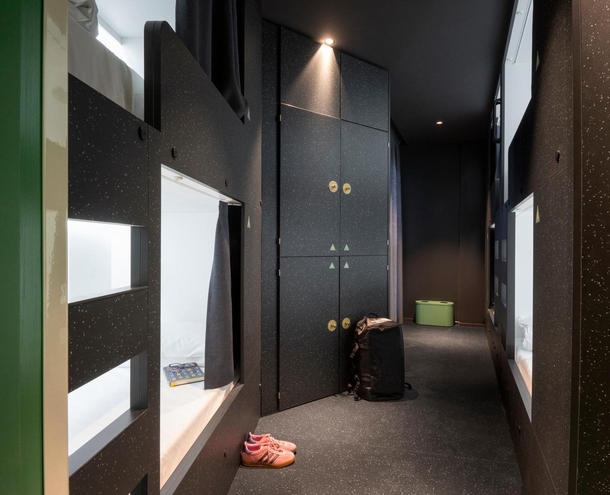 Amistat City Hostel Barcelona Exterior photo